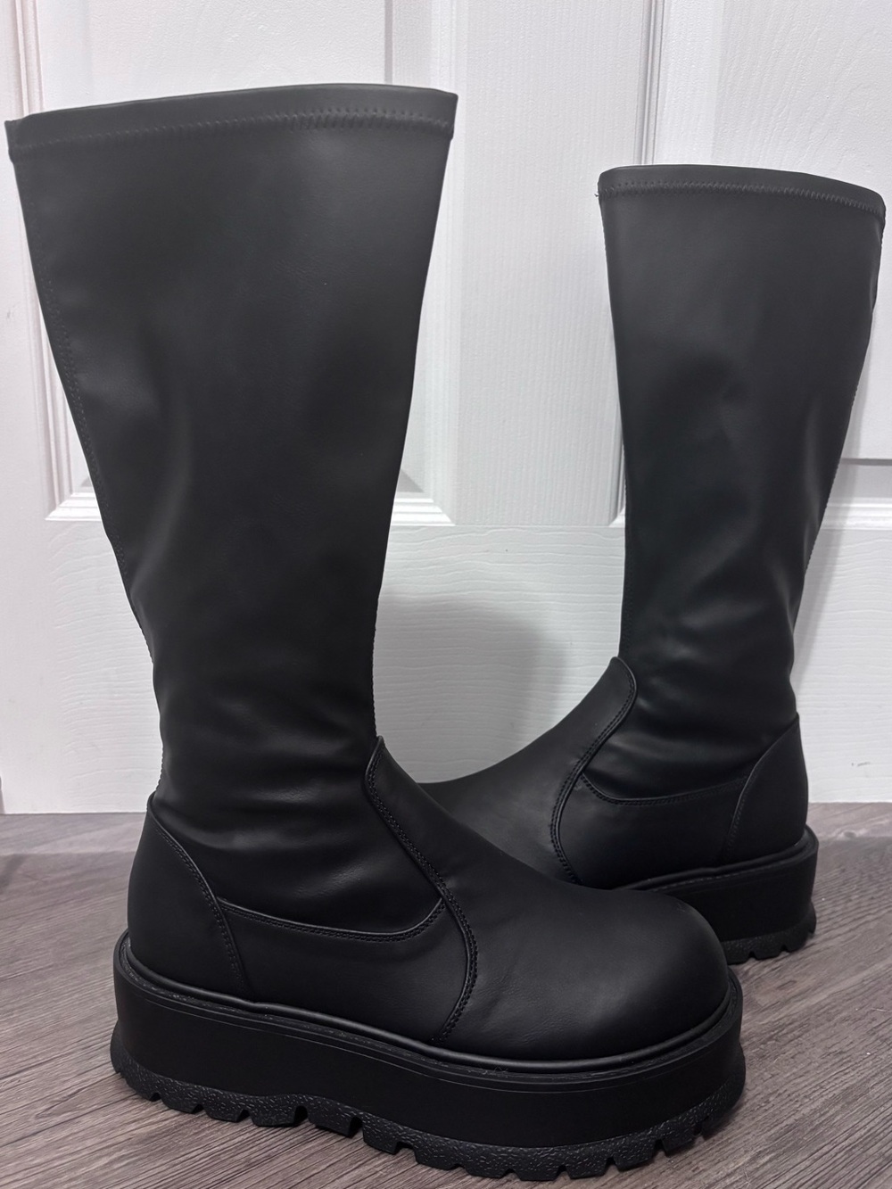 Demonia Slacker-200 Boots